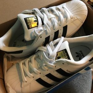 Adidas superstars