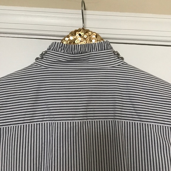 Crisp button down with jeweled collar - Picture 5 of 5