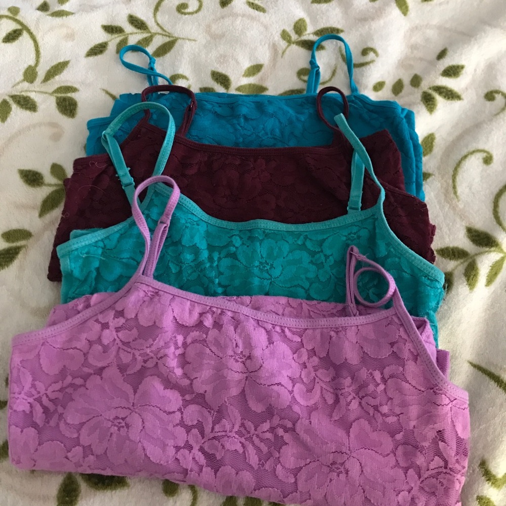 Bundle of tank tops !!