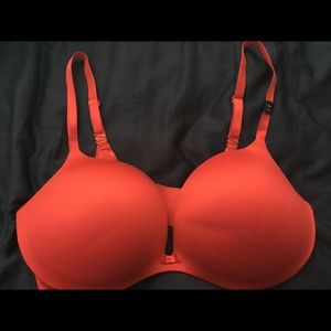 NWT Victoria Secret Plunge Bra 38DD