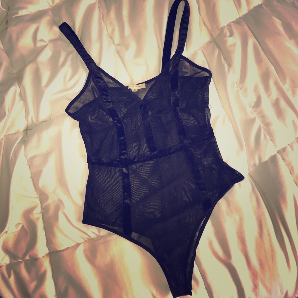 💛Sheer one piece w/ Velvet 💛