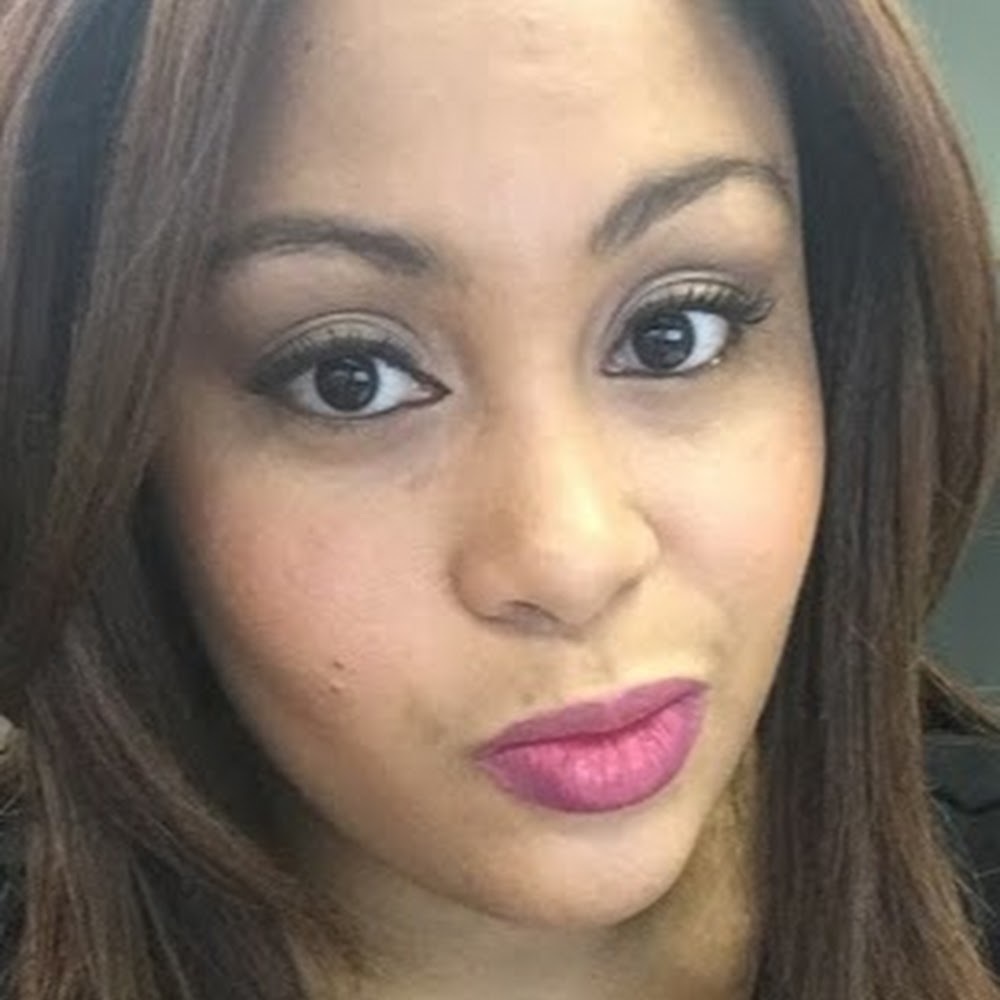 Meet your Posher, Dayana