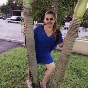 Meet your Posher, Julia teresa