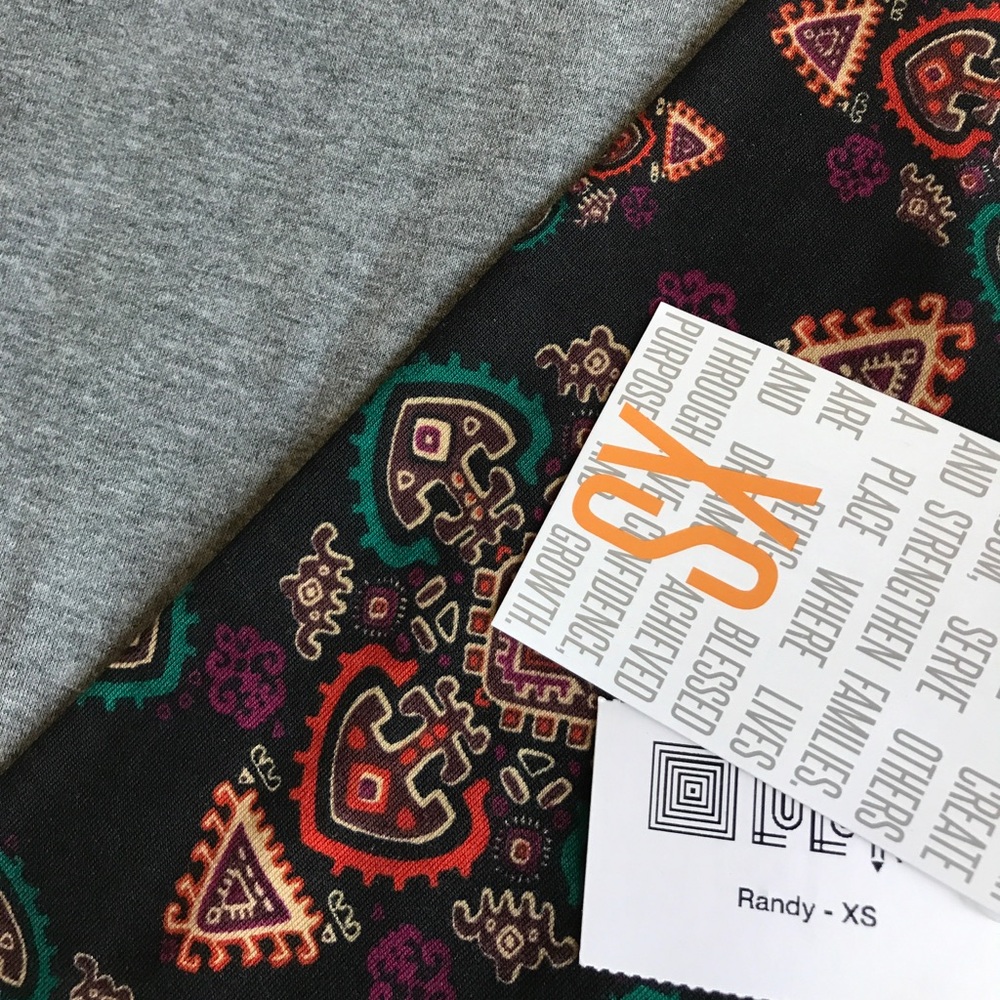 BNWT LLR XS RANDY! Aztec anchor sleeves!