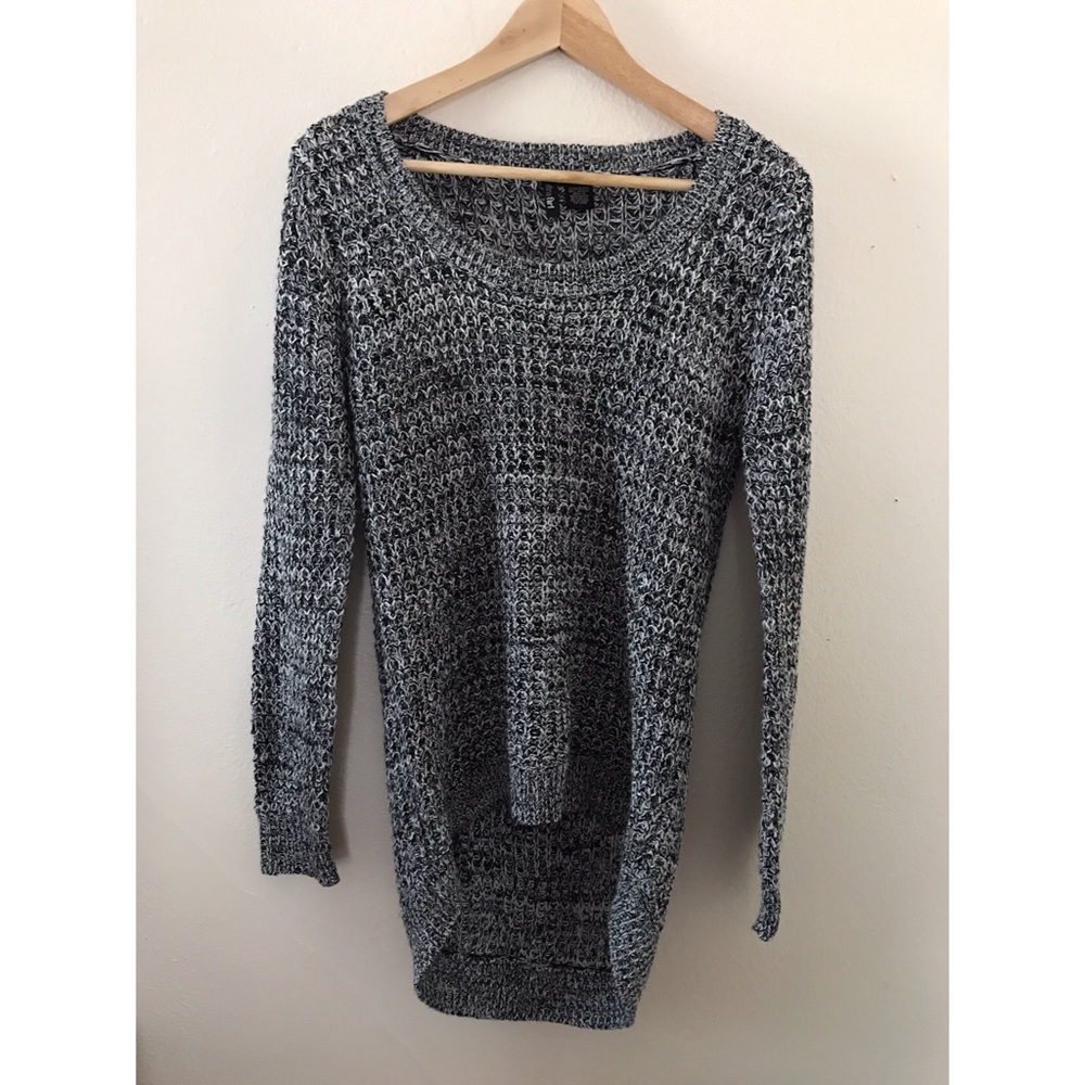 Long sleeved heather gray sweater