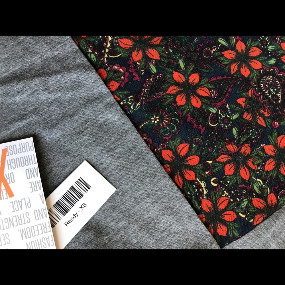 BNWT LULAROE XS RANDY!