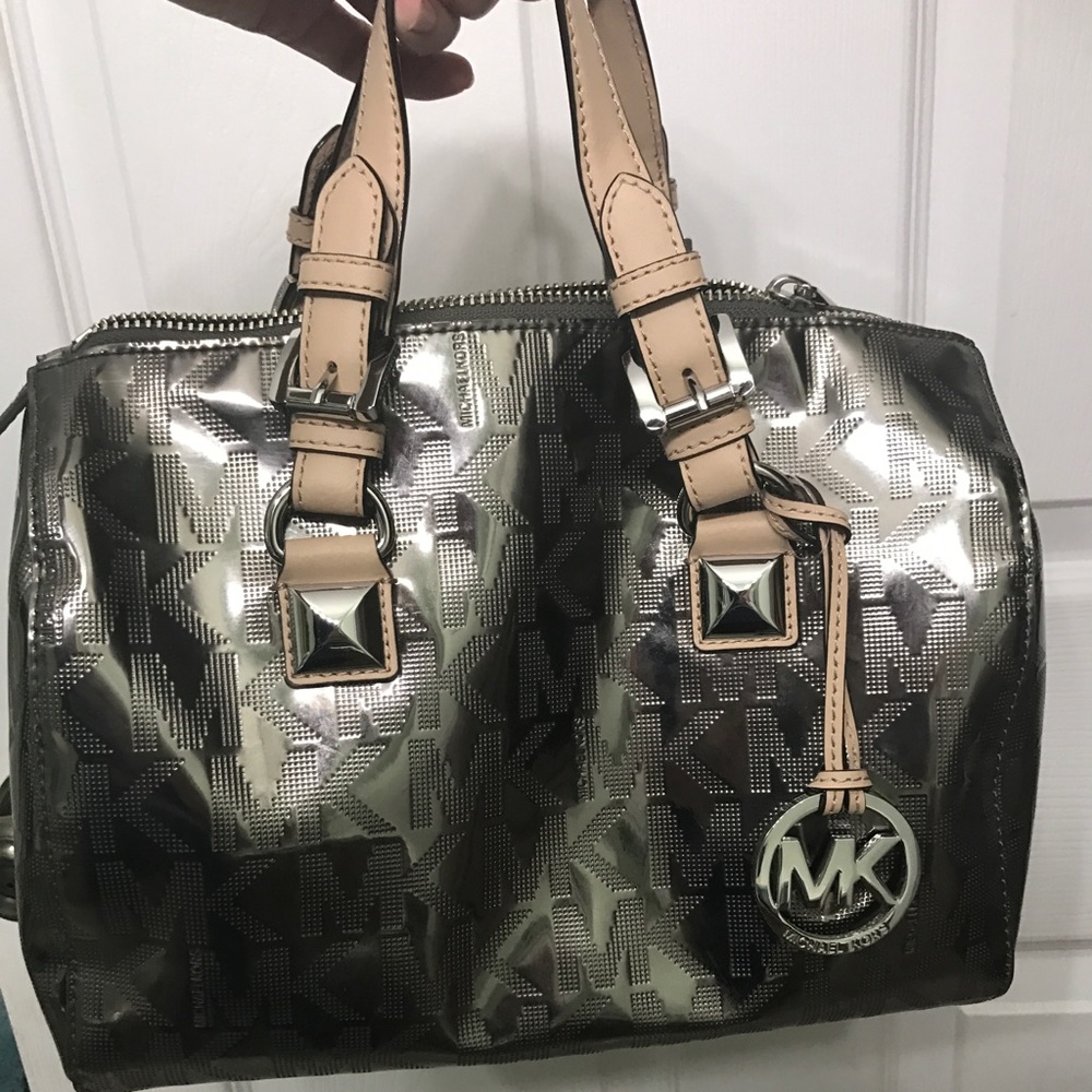 🔥🔥 SALE Authentic Brand new with tags.