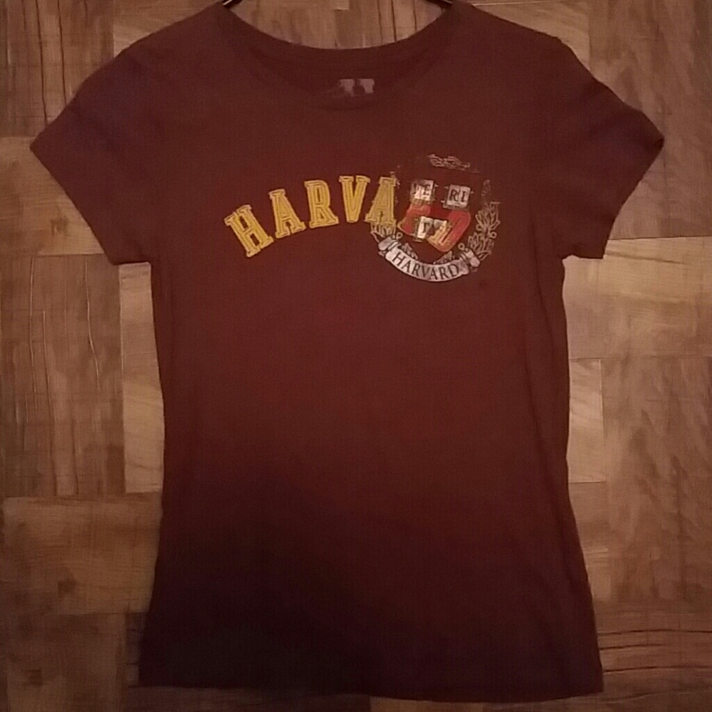 Harvard t shirt