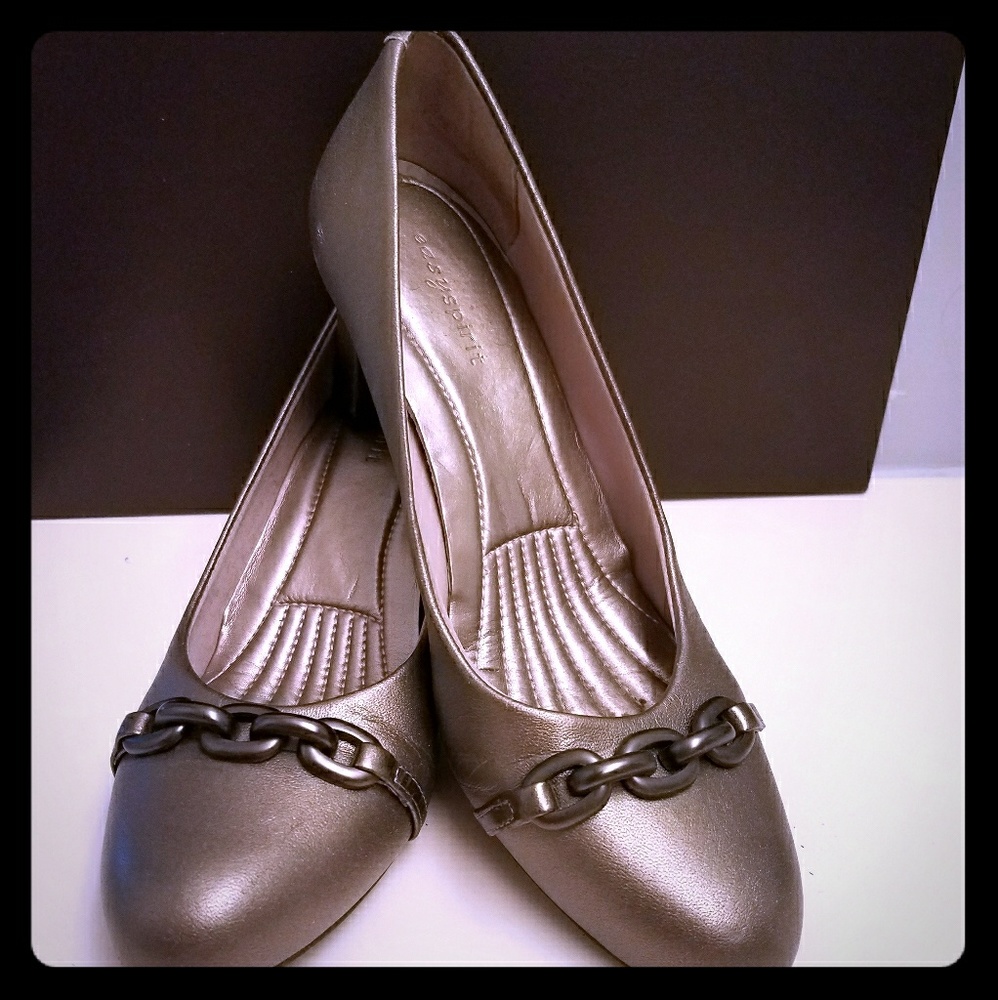 Easy Spirit Rickeeta Round Toe Heels