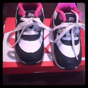 Like New---Girls Air max