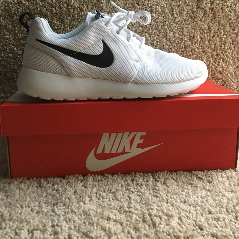 Women's Nike Roche One