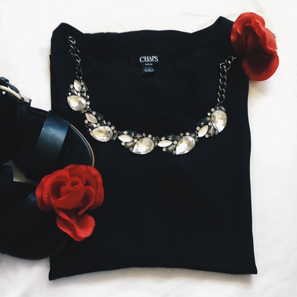 •CHAPS BLOUSE •
