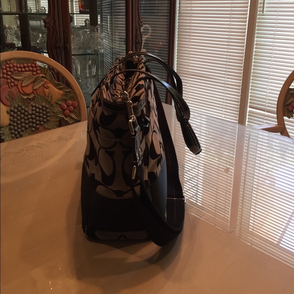 💥SOLD 💥Large Coach Travel Bag 💼 - Picture 2 of 7