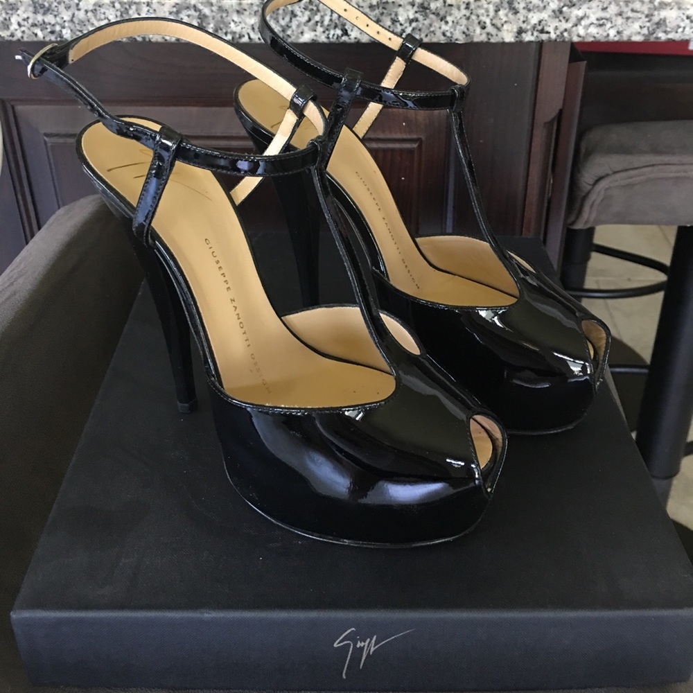 Black patent t-strap Giuseppe Zanotti size 37
