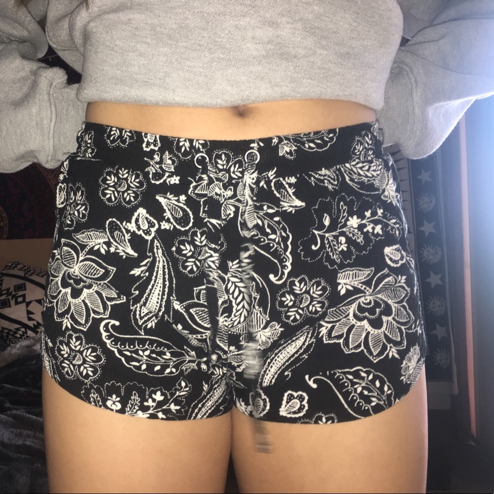floral shorts