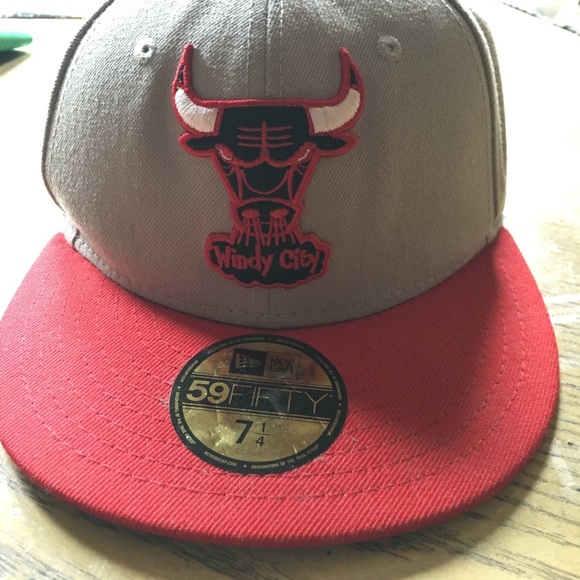 Chicago Bulls Fitted Hat ‼️‼️‼️‼️ - Picture 1 of 5
