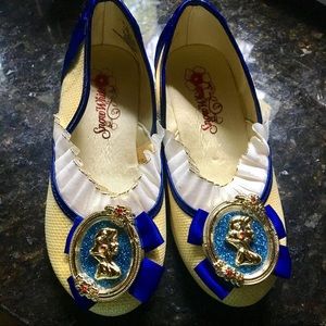 Snow White costume shoes 9/10