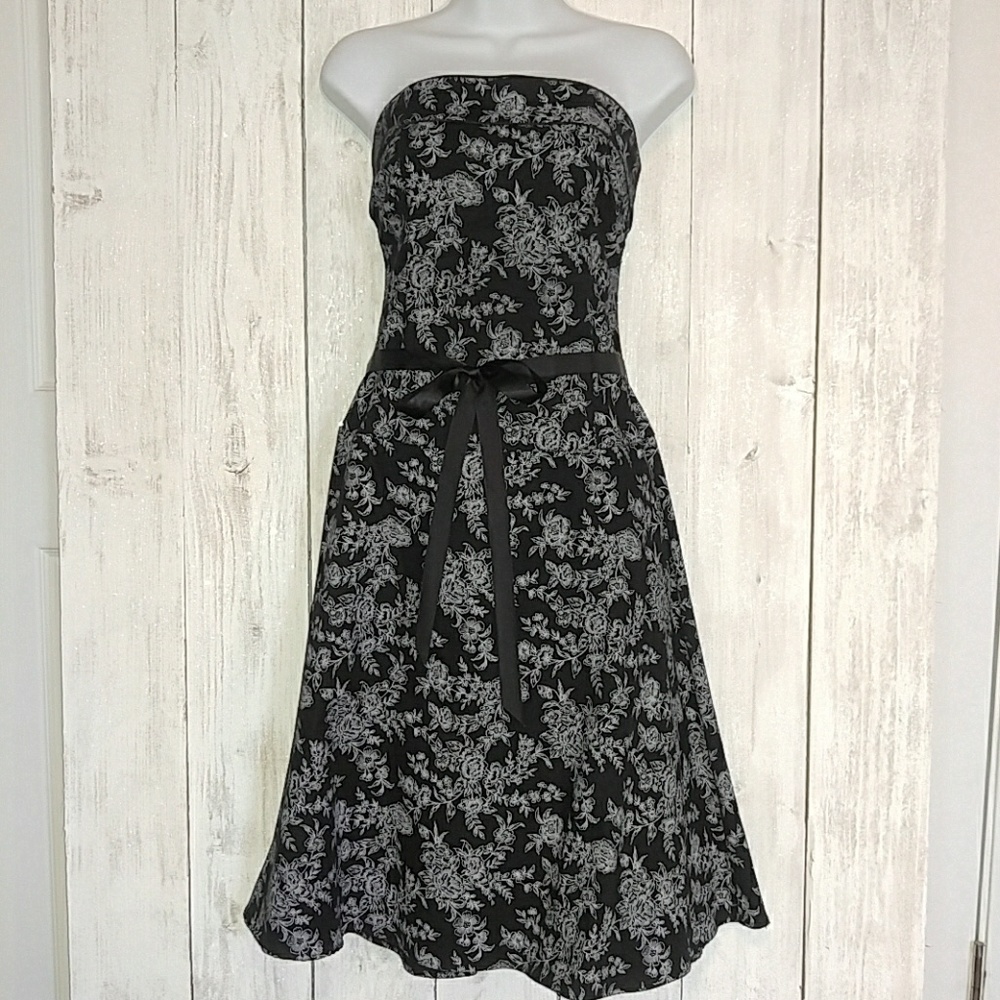 LULY K Strapless Dress