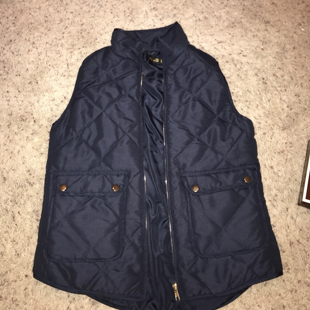 Von maur navy blue vest