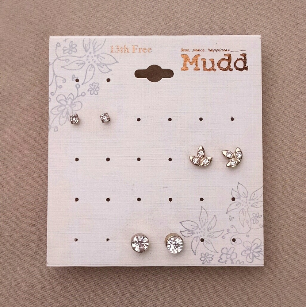 ✨FREE w/ bundle✨ Gold Metal Crystal Stud Earrings