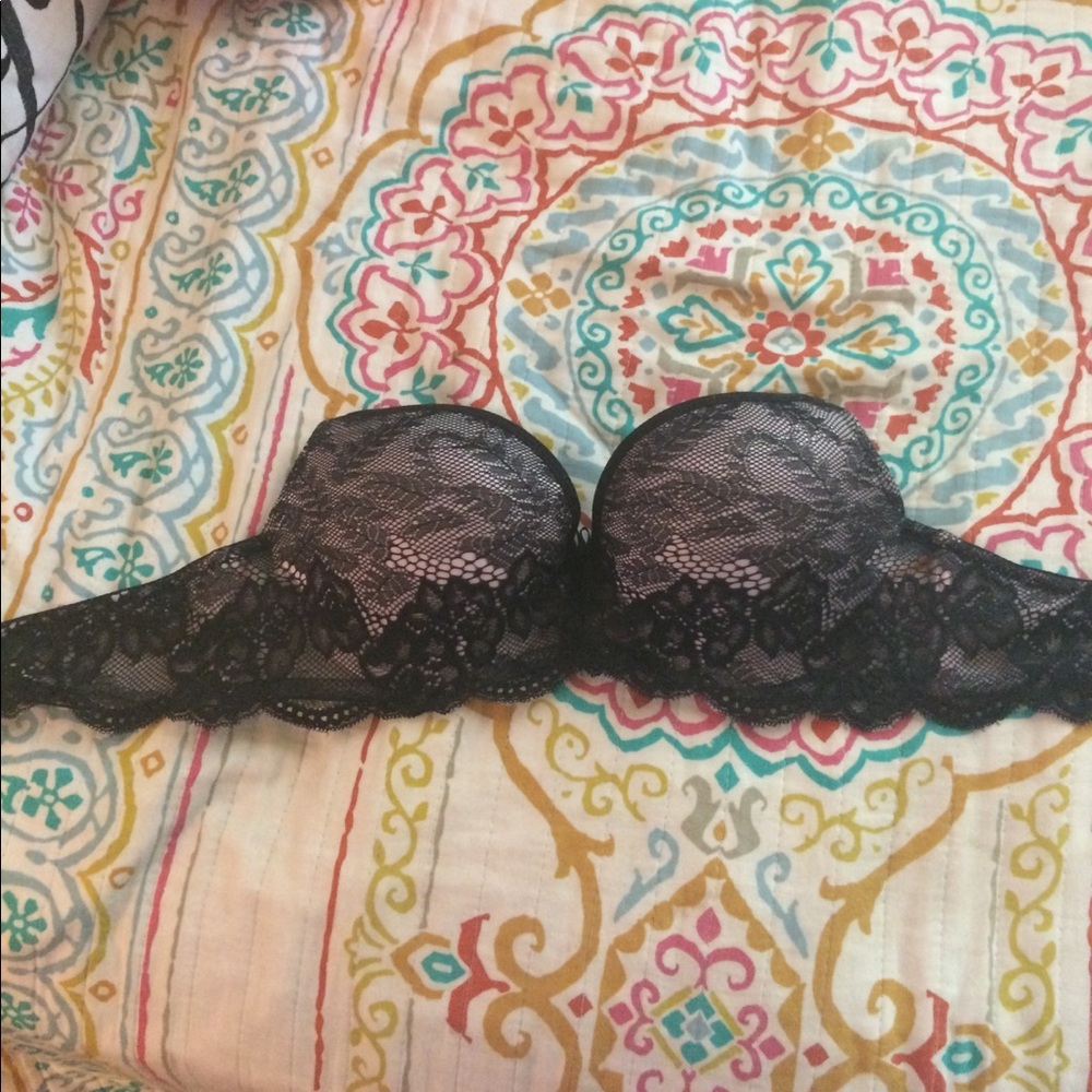 Black Lacy Strapless Push Up Bra
