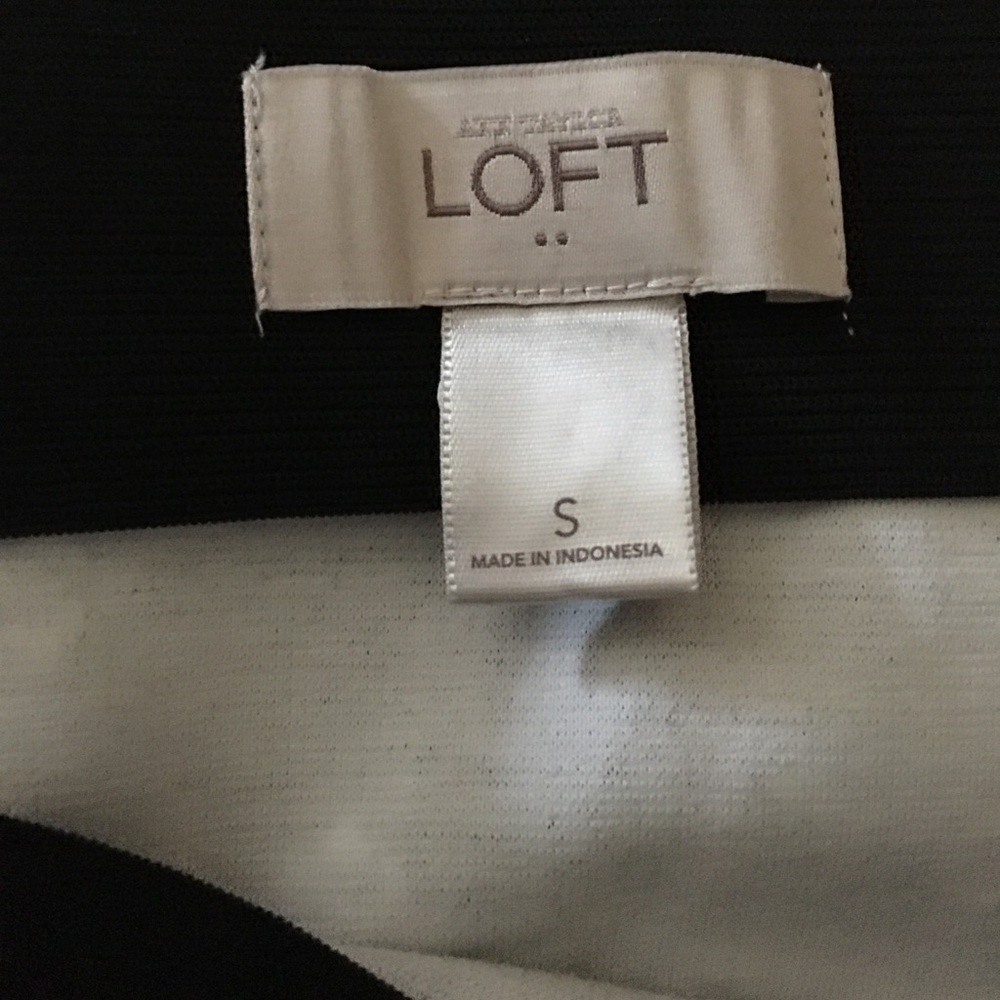 SOLD-LOFT Black Graphic Print Stretch Pencil Skirt - Picture 4 of 4
