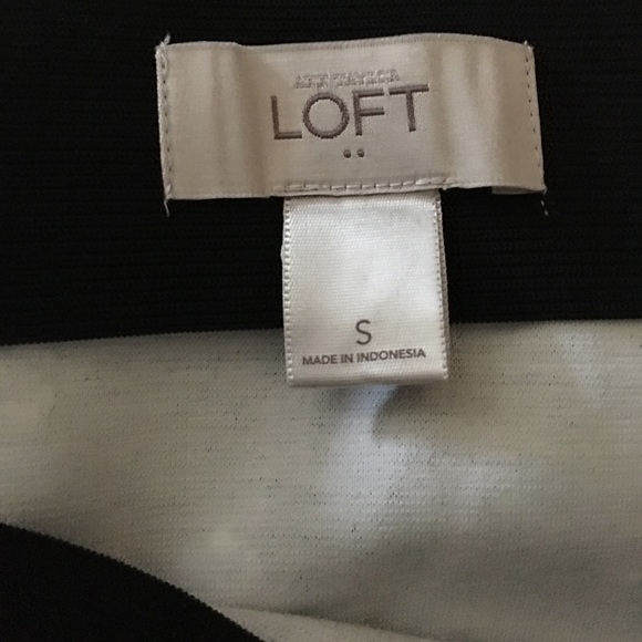 SOLD-LOFT Black Graphic Print Stretch Pencil Skirt - Picture 4 of 4