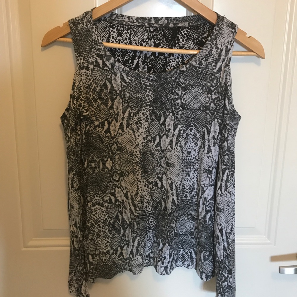 Guess snakeskin, open shoulder top!