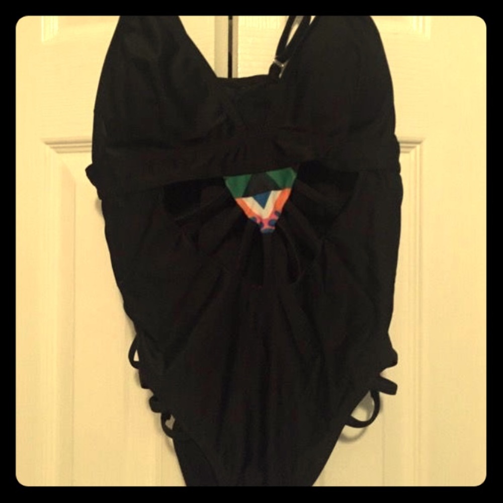 NEVER WORN- 1 piece bathing suit