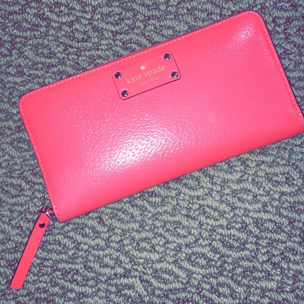 KATE SPADE WALLET!