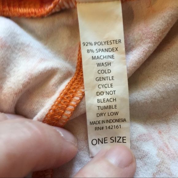 Lularoe Heart Print Leggings - Picture 4 of 6