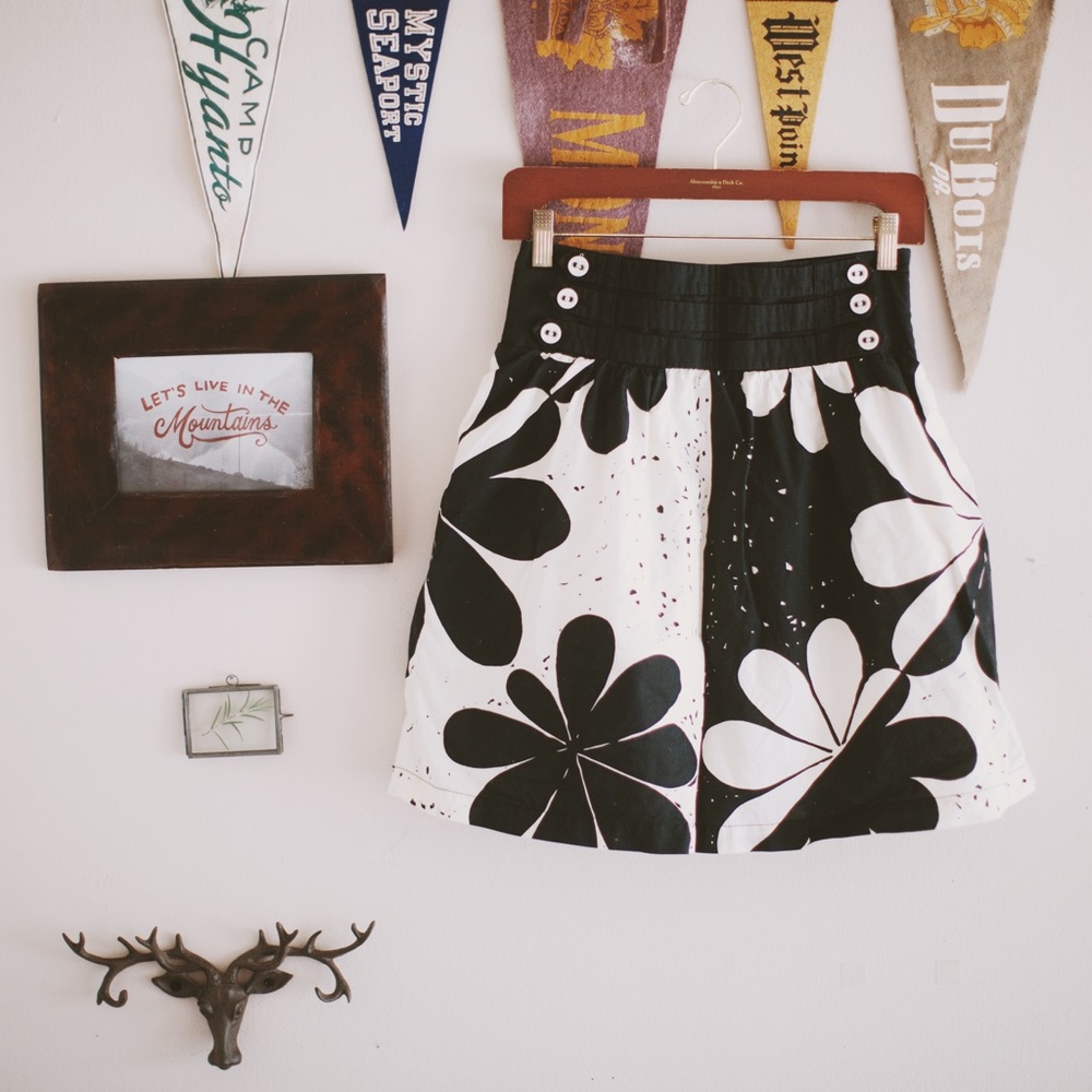 Retro Anthropologie skirt with pockets