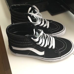 Like new classic high tops