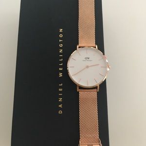 Daniel Wellington Classic Petite Gold Watch