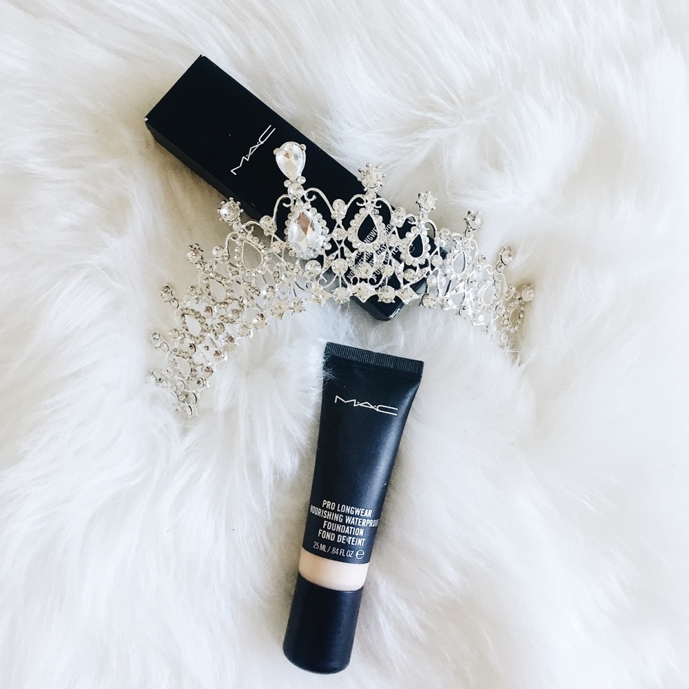 NEW MAC Longwear Waterproof Foundation NC15 ✨