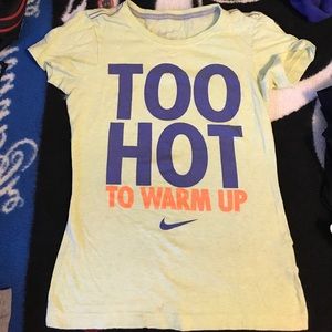 Too hot to warm up Nike slim tee