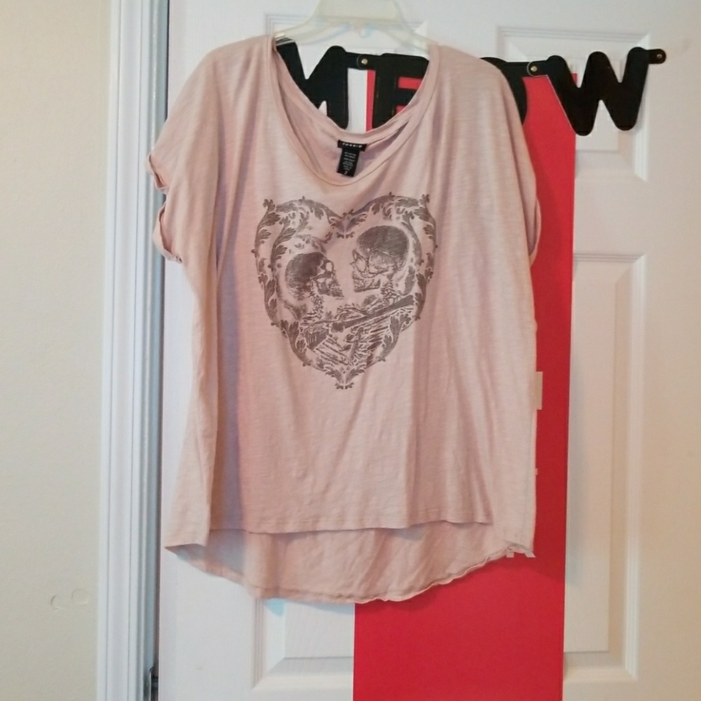 Skull tee