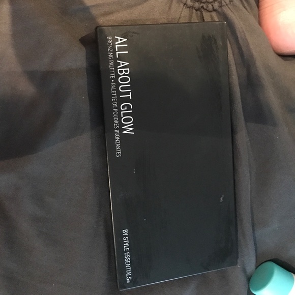 all about the glow bronzing pallete - Picture 1 of 2