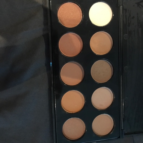 all about the glow bronzing pallete - Picture 2 of 2