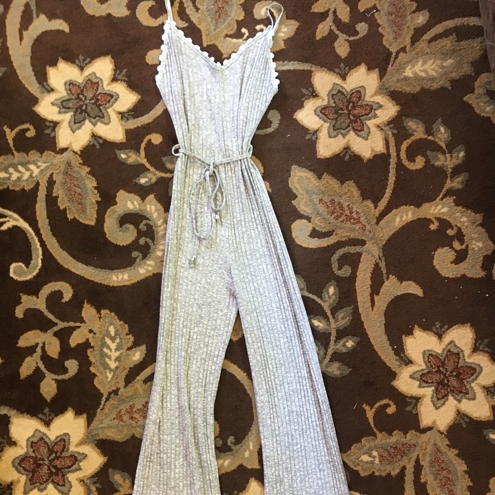 AMAZING Light gray romper