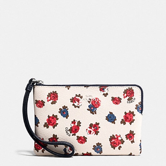 Coach Handbags - FLASH SALE❗️NWT Coach gorgeous floral wristlet!