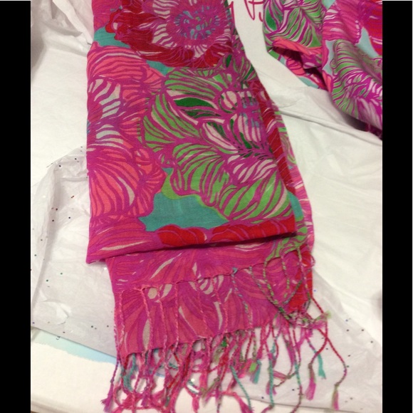 Lilly Pulitzer Worth it Murfee Scarf Rare NWOT❤️❤️ - Picture 4 of 5