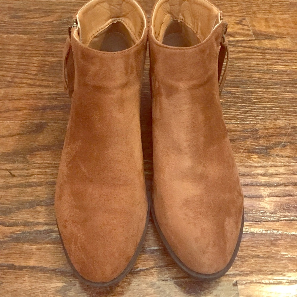 Short boots for women