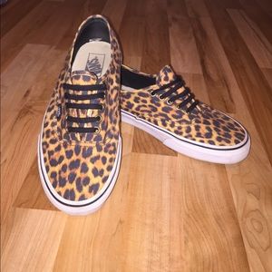 Van's Authentic Canvas Sneakers in Leopard Print