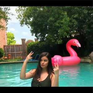 Meet your Posher, Lizzy