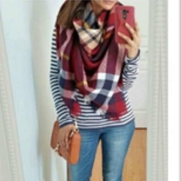 Red Blanket Scarf - Picture 4 of 5