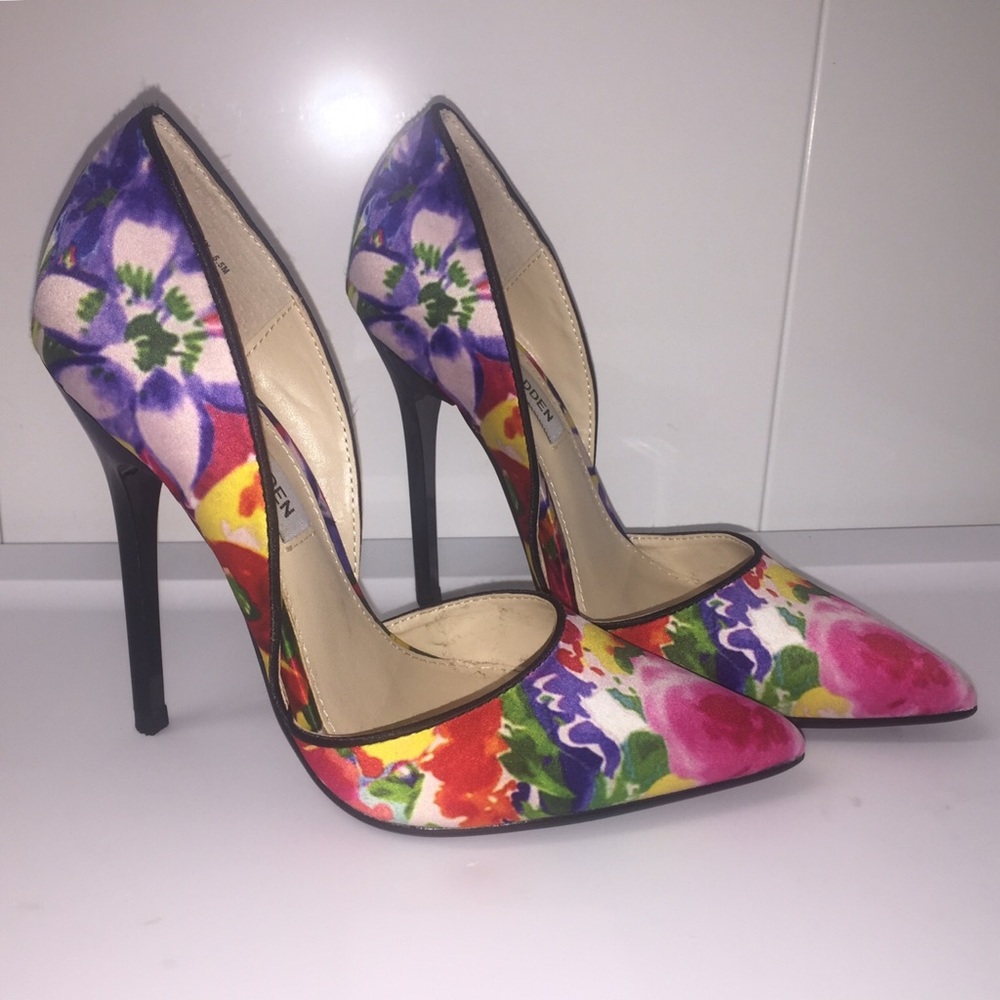 Steve Madden Varcityy d'Orsay Pump MultiFloral 5.5