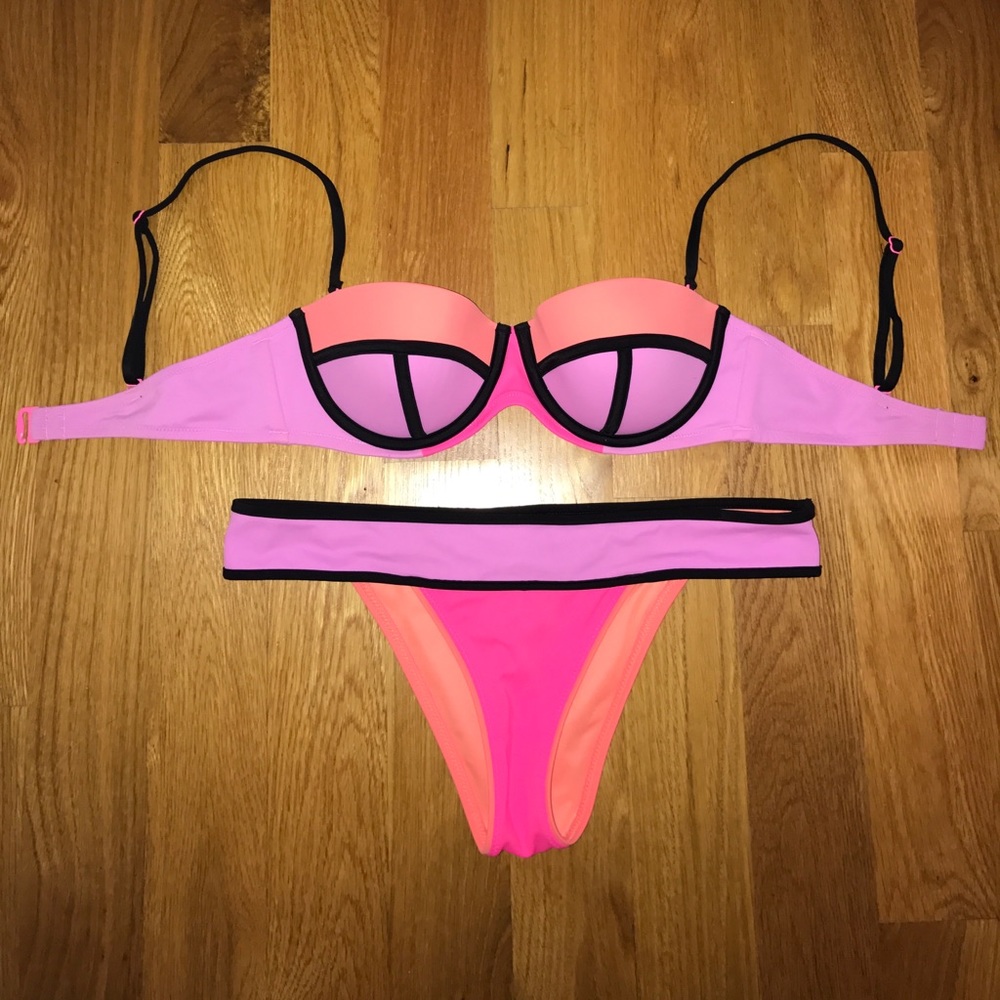 Push-up Victoria's Secret Bikini w/ Cheeky Bottoms