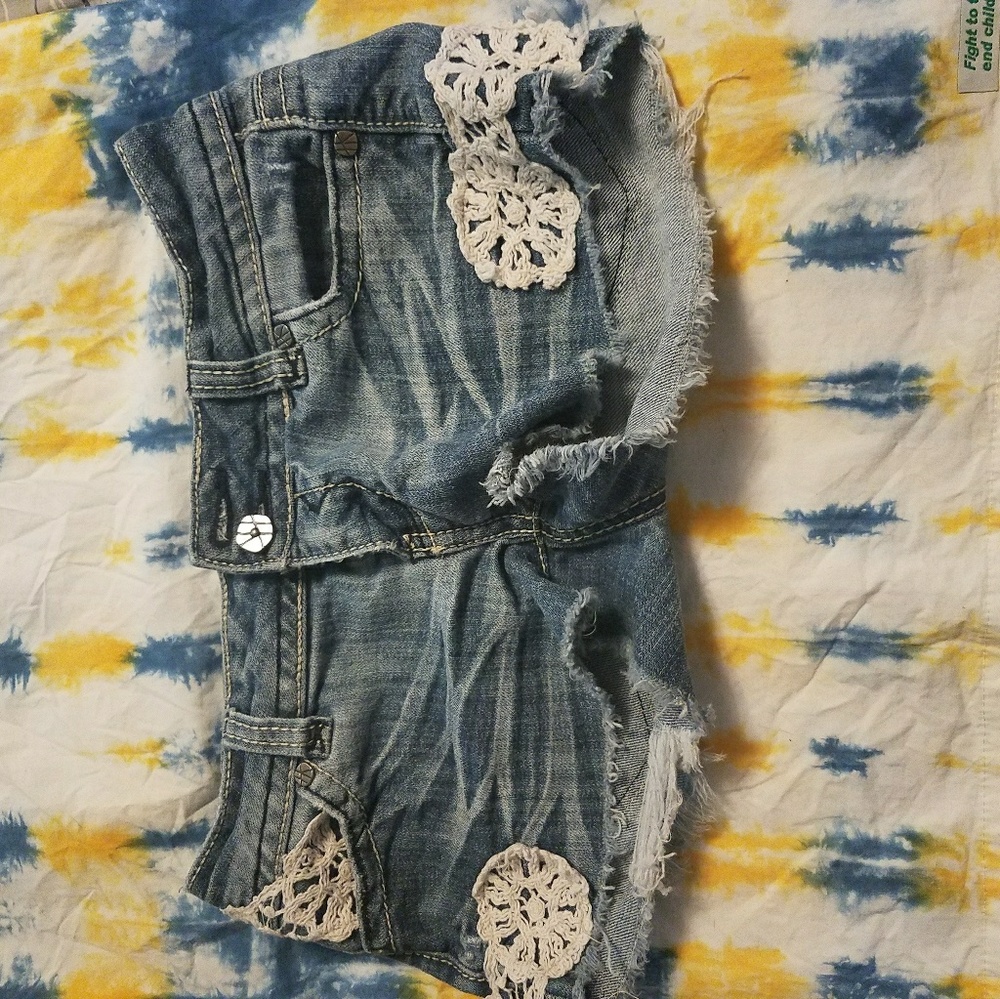 Hot kiss shorts