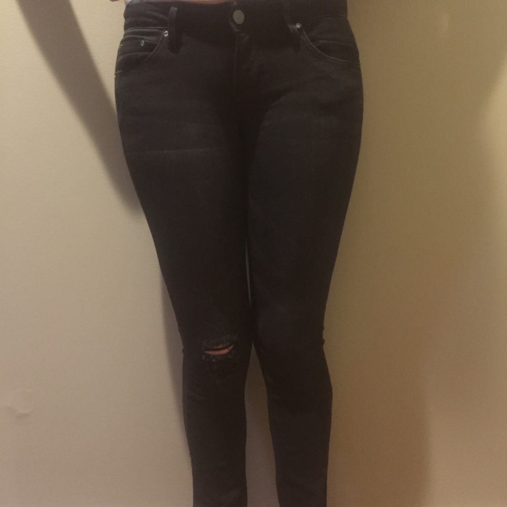 black distressed skinny low rise ZCO JEANS